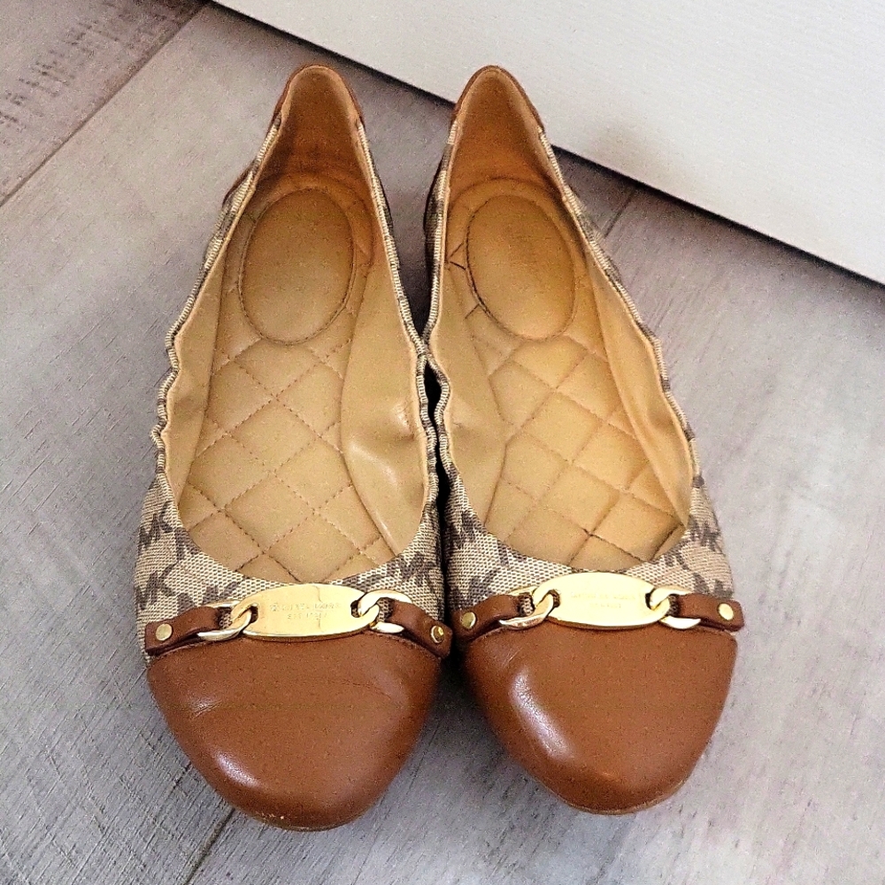 Michael Kors Signature Dress Flats size 7, tan & brown.